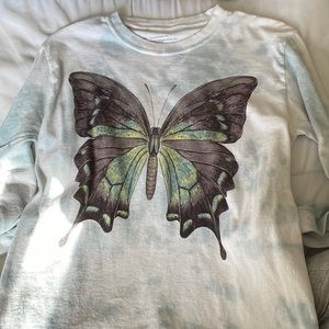 Long sleeve baggy graphic butterfly tee